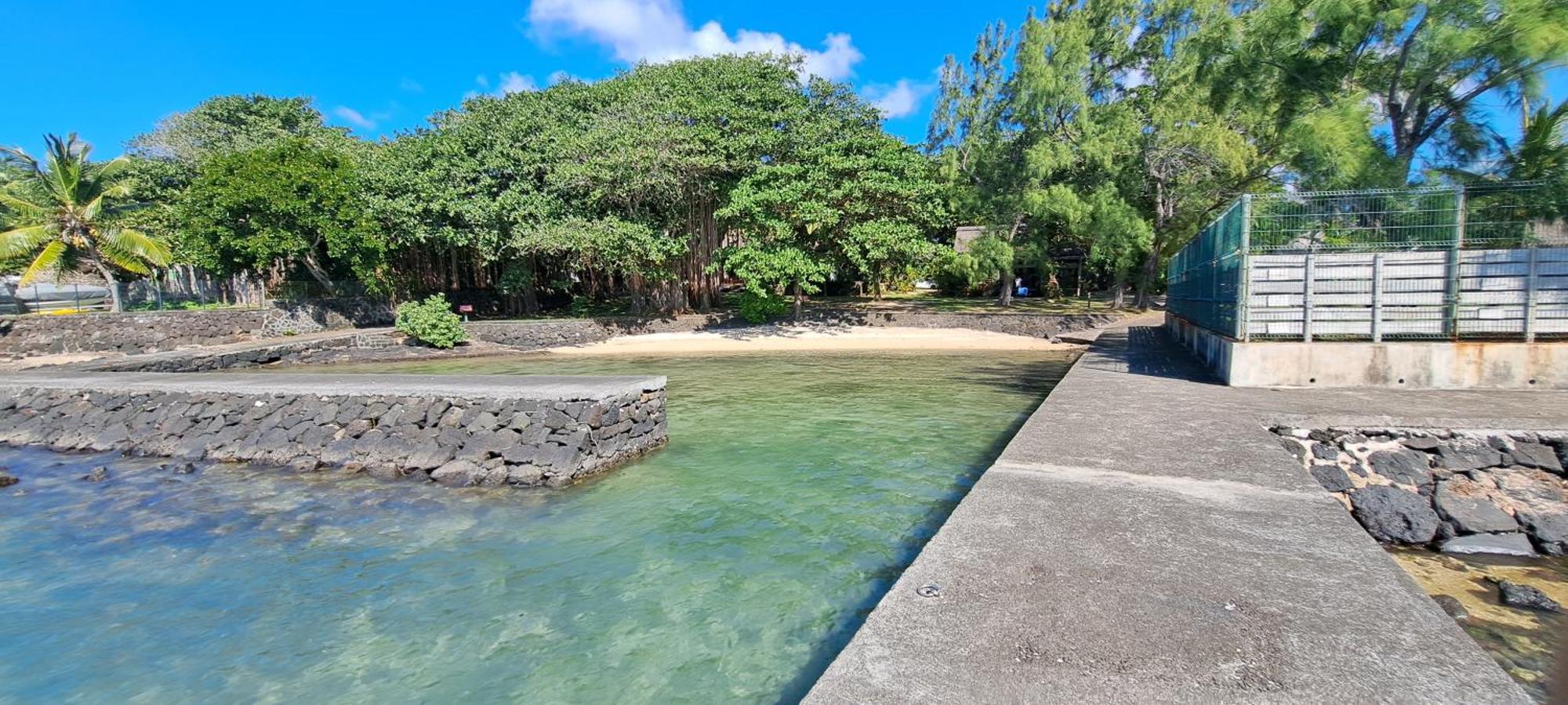 Clair De Lune - Private 2 Bedrooms Beachfront Villa Trou d'Eau Douce Luaran gambar