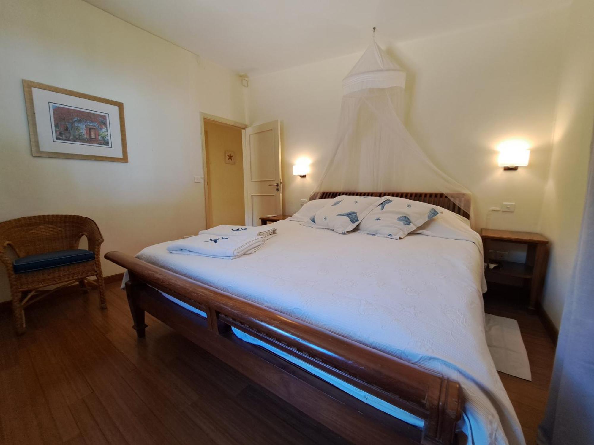 Clair De Lune - Private 2 Bedrooms Beachfront Villa Trou d'Eau Douce Luaran gambar