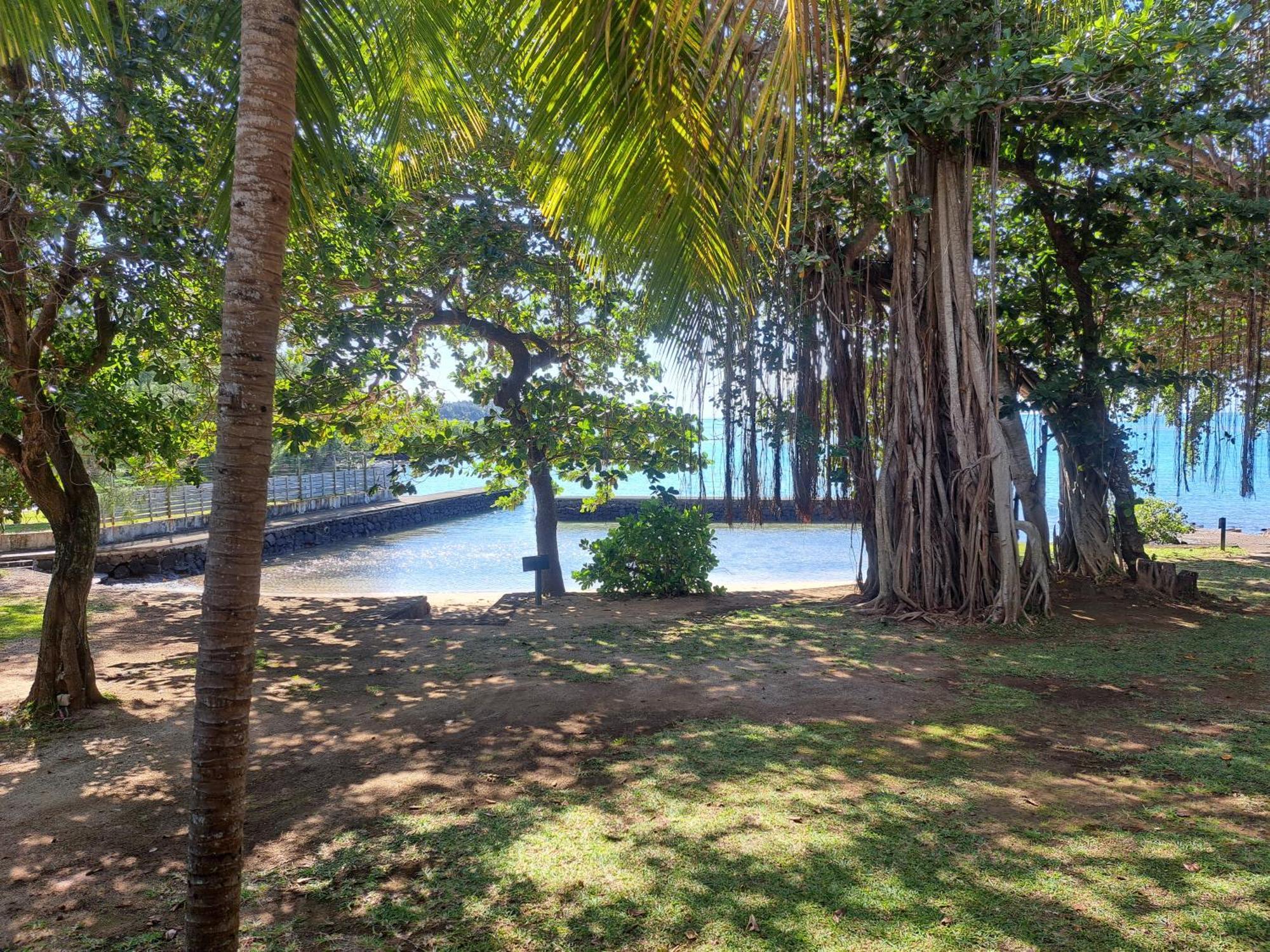 Clair De Lune - Private 2 Bedrooms Beachfront Villa Trou d'Eau Douce Luaran gambar
